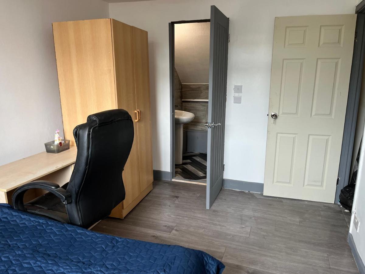 שפילד Budget Double En-Suite Bedroom מראה חיצוני תמונה