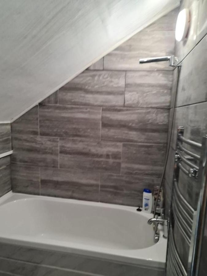 שפילד Budget Double En-Suite Bedroom מראה חיצוני תמונה