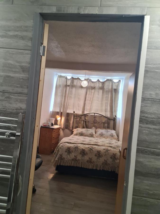 שפילד Budget Double En-Suite Bedroom מראה חיצוני תמונה